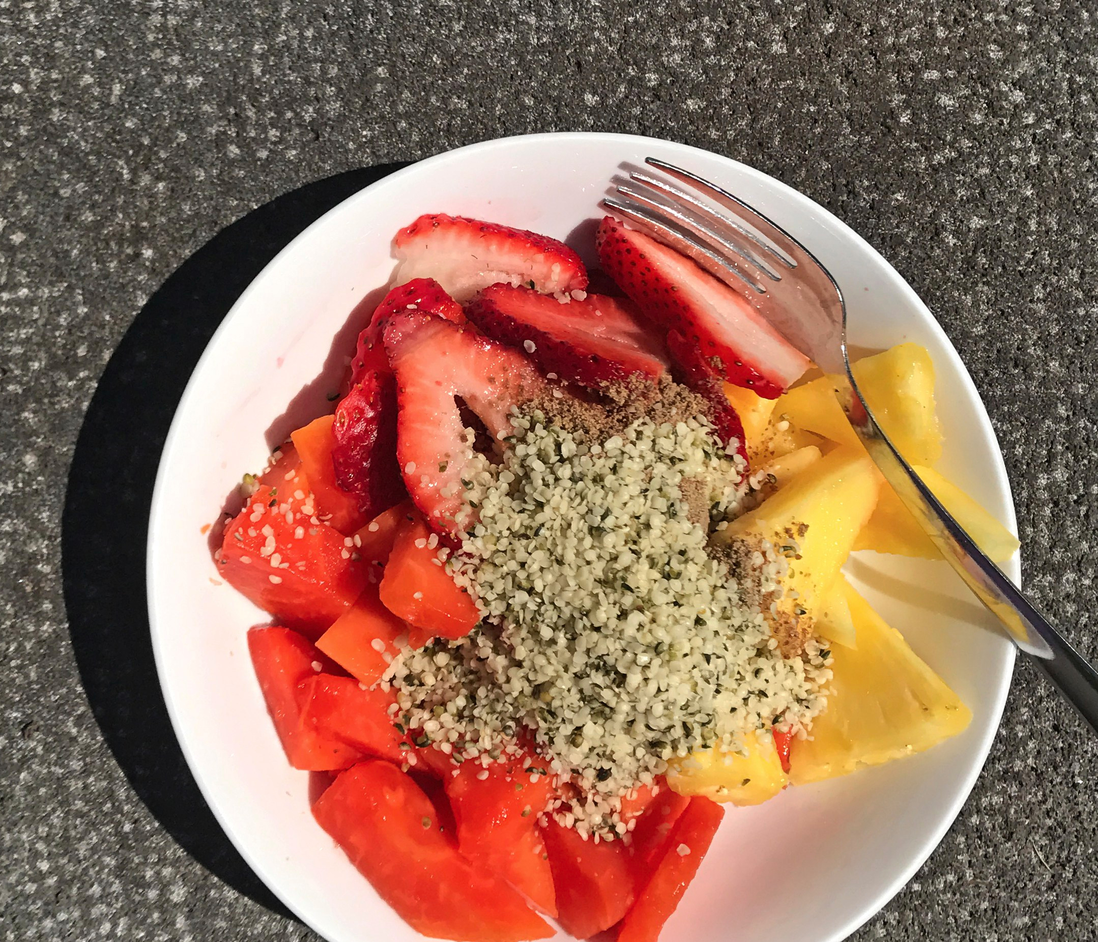 Breakfast fruit with hemp seed